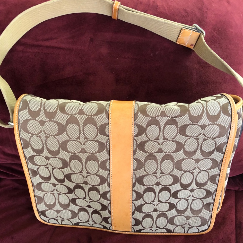 Coach Massager Bag